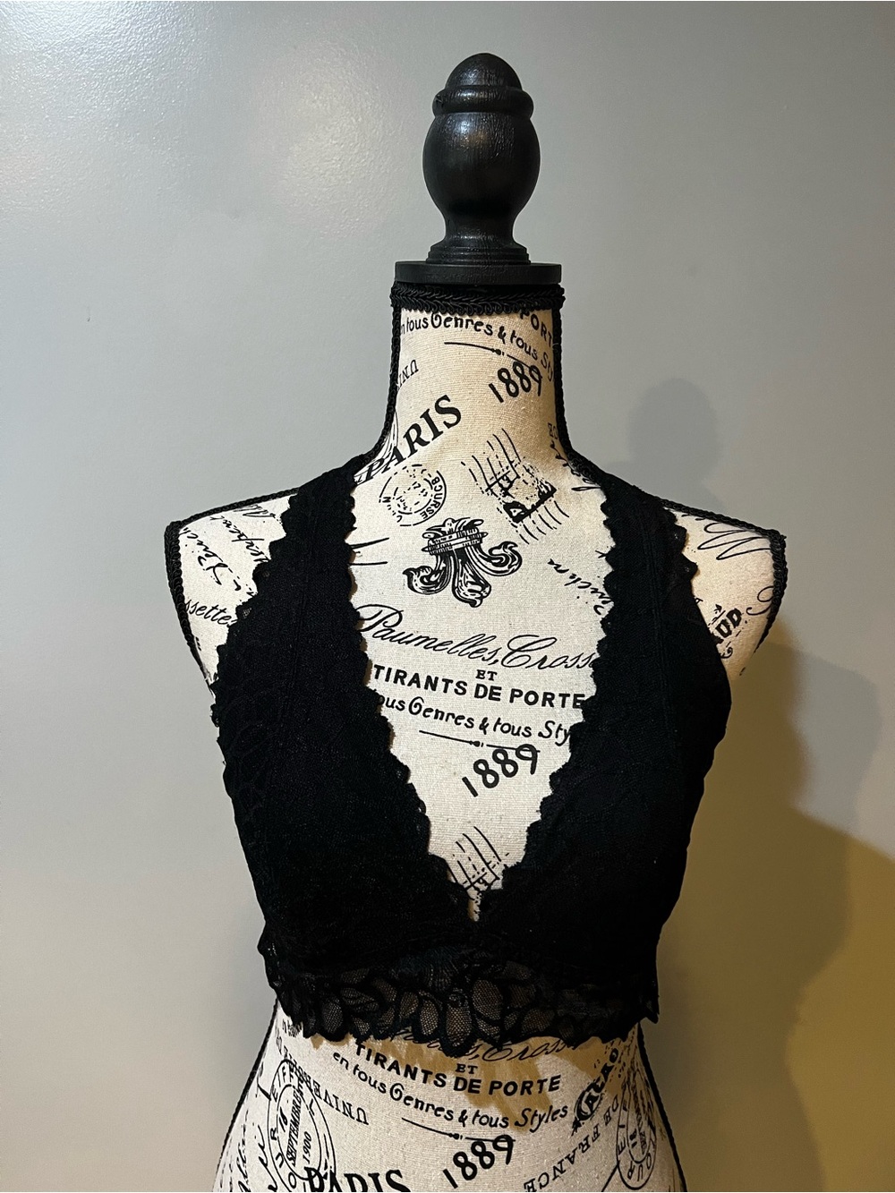 PINK Victoria's Secret Black Lace Halter Bralette